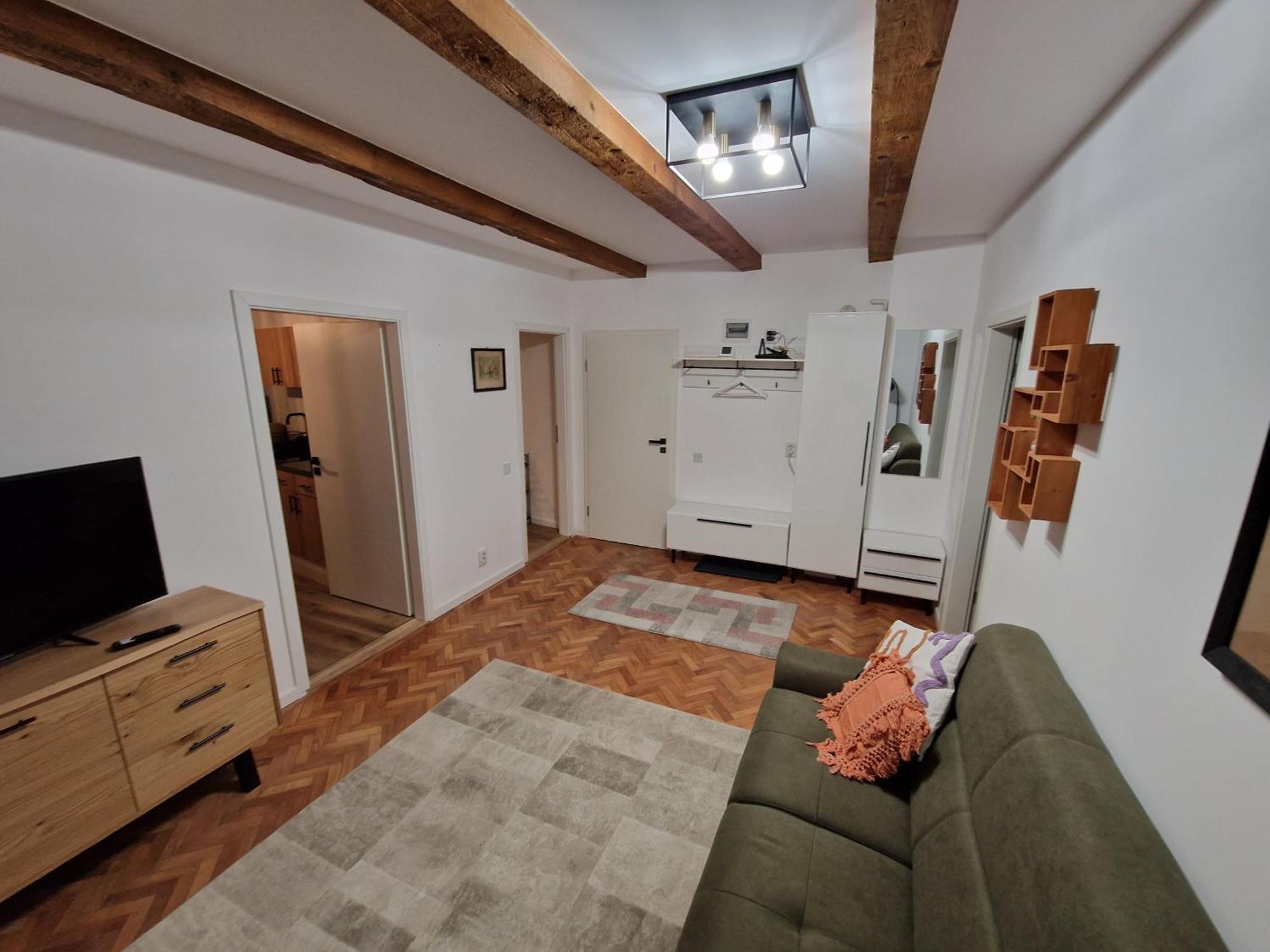 Apartment Middle *