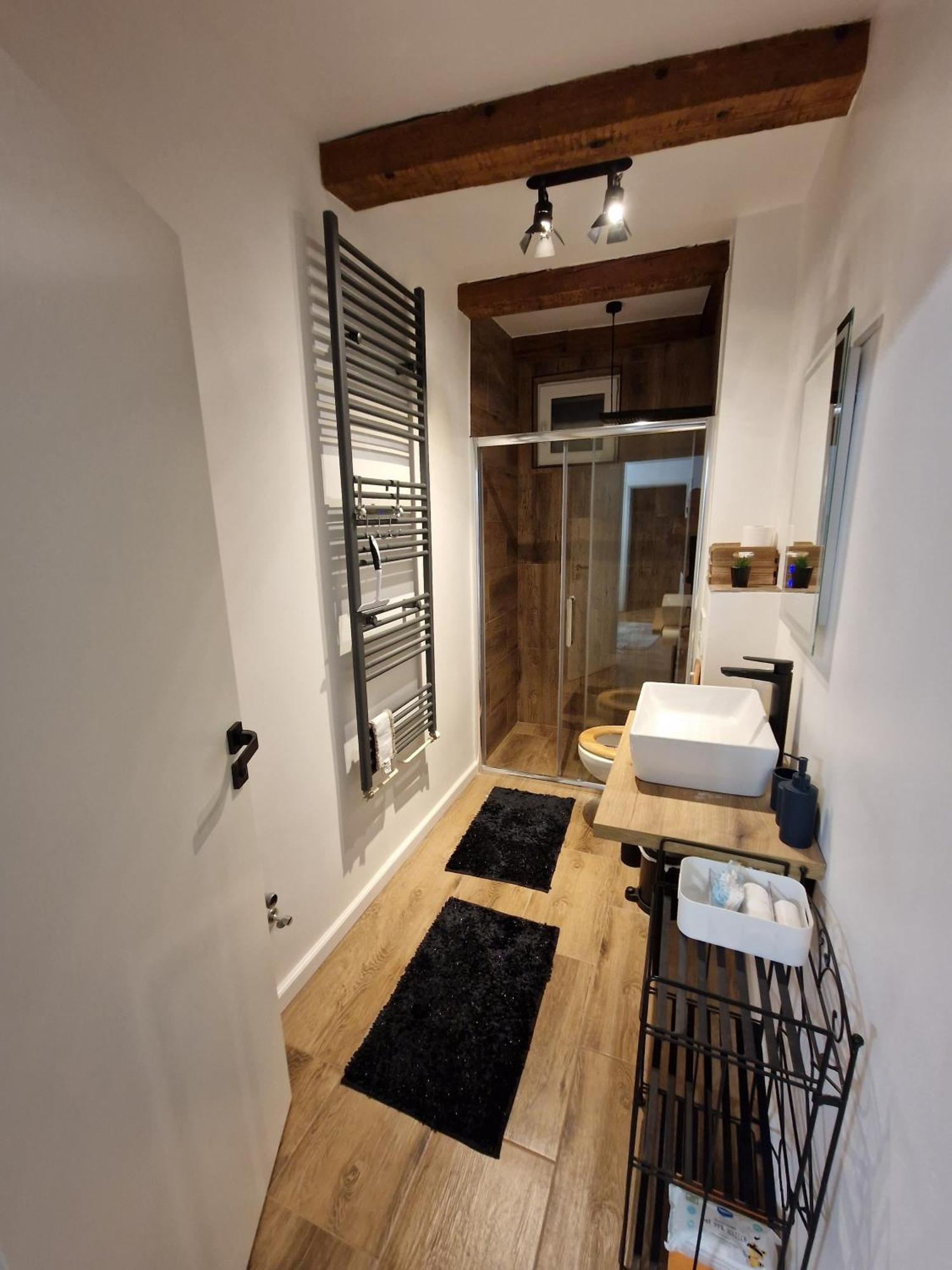 Apartment Middle
